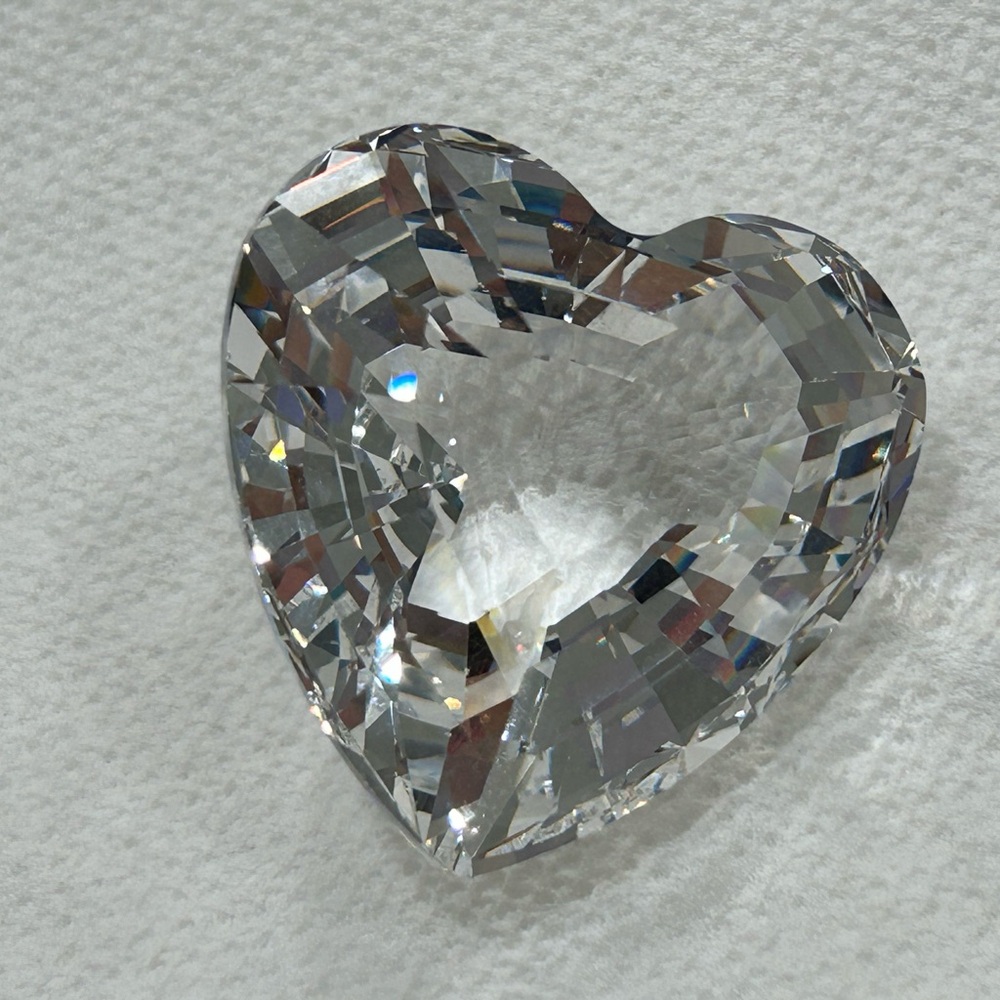 Swarovski S C S renewal heart crystal collectible figurine paper weight 1996